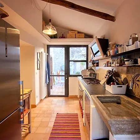 Bed & Breakfast Lelive 3*