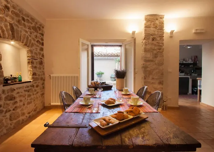 Lelive Bed and Breakfast 3*